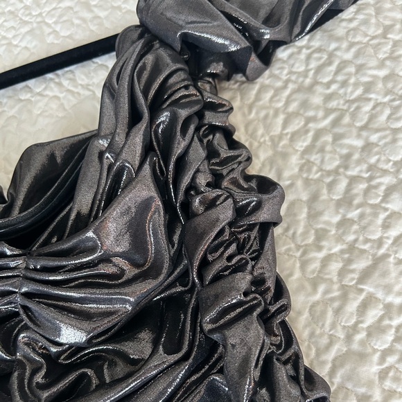 NORMA KAMALI
Walter off-the-shoulder ruched stretch-lamé dress Small - Picture 6 of 6